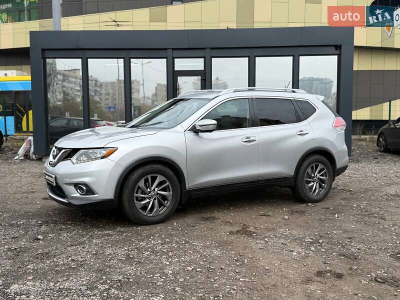 Внедорожник / Кроссовер Nissan Rogue 2015 в Киеве