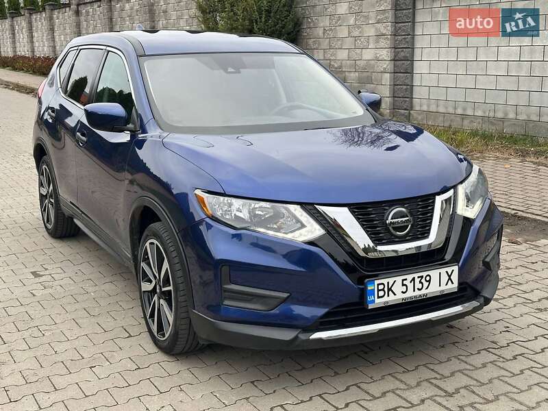Внедорожник / Кроссовер Nissan Rogue 2020 в Ровно