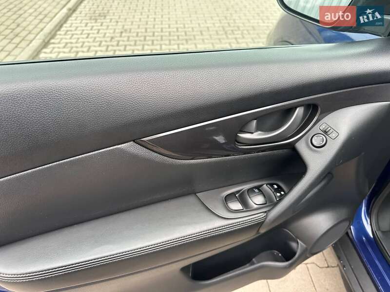 Внедорожник / Кроссовер Nissan Rogue 2020 в Ровно