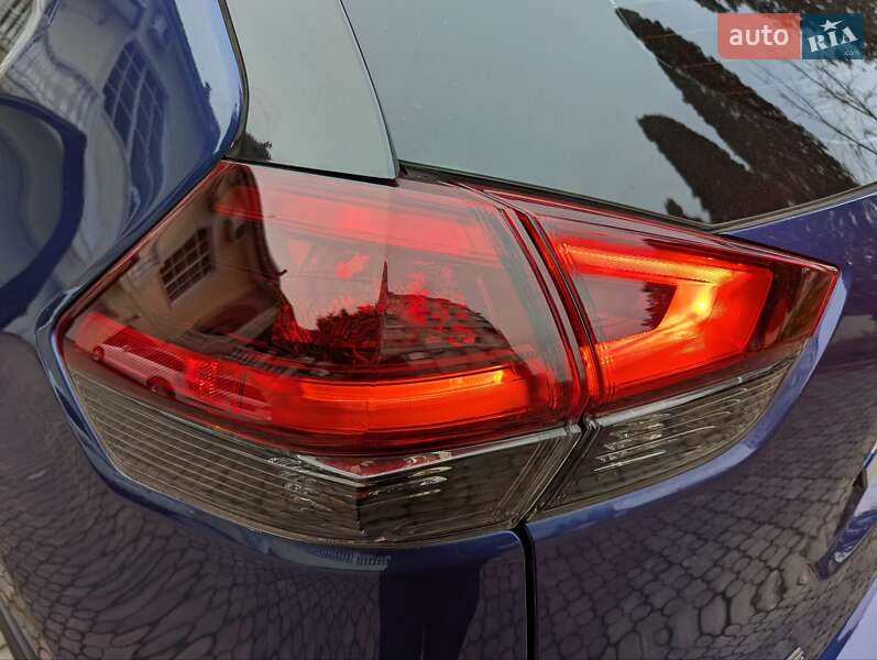 Внедорожник / Кроссовер Nissan Rogue 2020 в Ровно