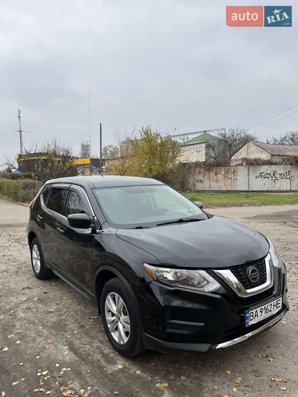 Внедорожник / Кроссовер Nissan Rogue 2018 в Александрие