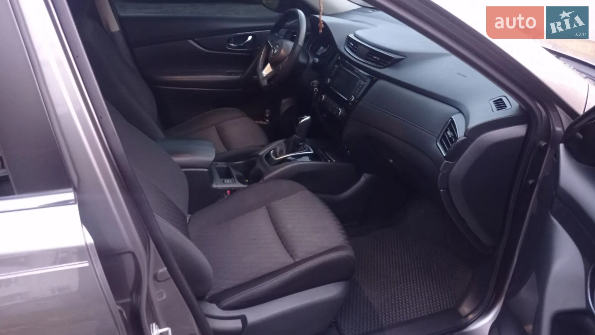 2018 Nissan Rogue - мініатюра 16