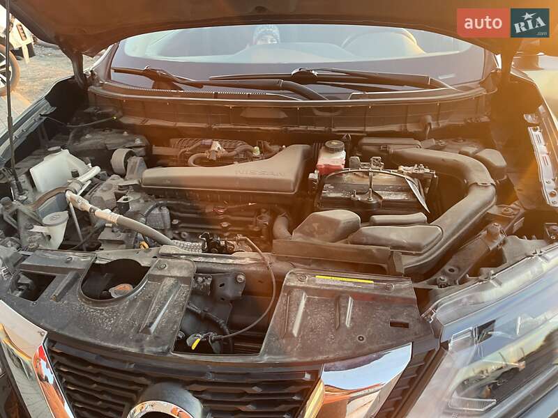 Внедорожник / Кроссовер Nissan Rogue 2017 в Львове