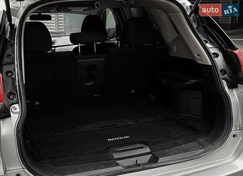 Внедорожник / Кроссовер Nissan Rogue 2016 в Ирпене