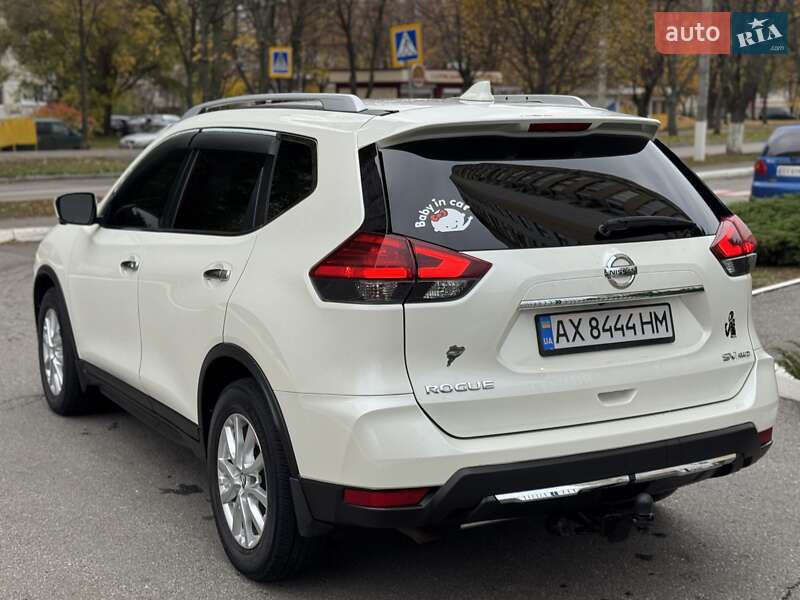 Внедорожник / Кроссовер Nissan Rogue 2017 в Харькове