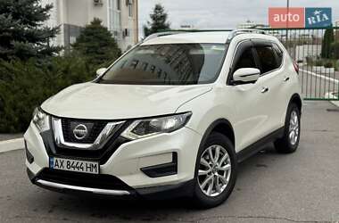 Внедорожник / Кроссовер Nissan Rogue 2017 в Харькове