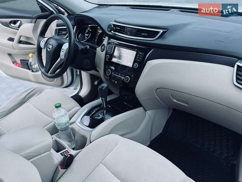 Позашляховик / Кросовер Nissan Rogue 2016 в Полтаві