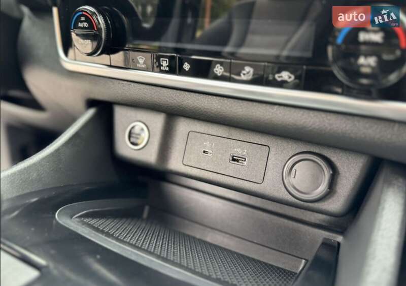 Позашляховик / Кросовер Nissan Rogue 2023 в Києві
