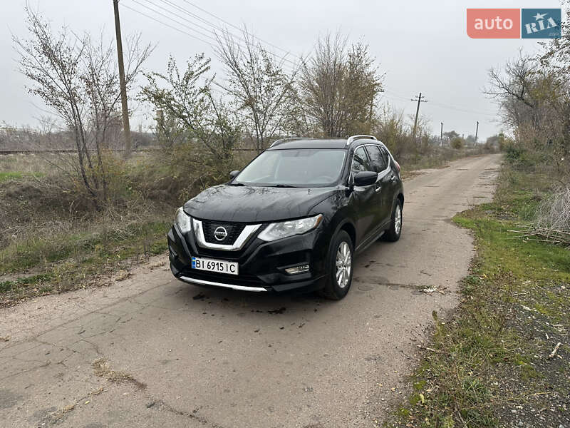 Внедорожник / Кроссовер Nissan Rogue 2017 в Кривом Роге