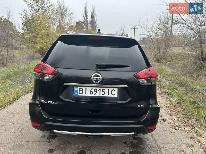 Внедорожник / Кроссовер Nissan Rogue 2017 в Кривом Роге