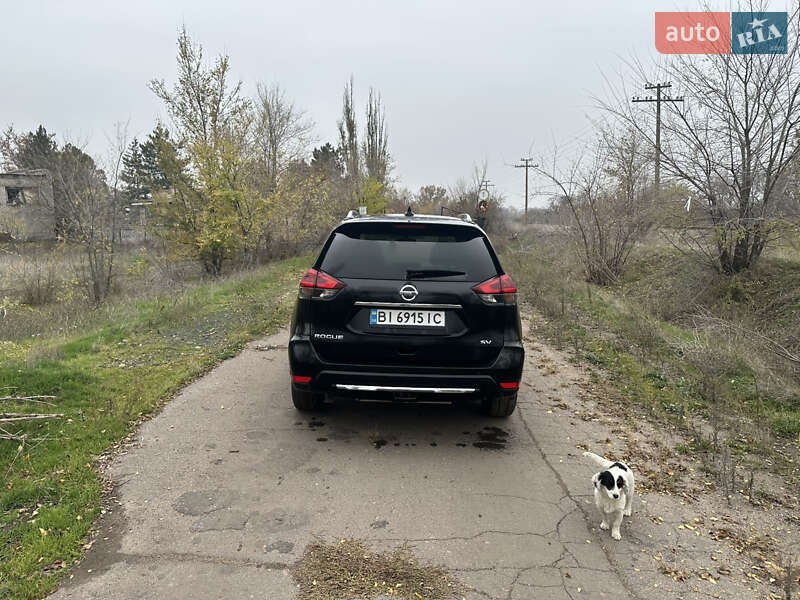 Внедорожник / Кроссовер Nissan Rogue 2017 в Кривом Роге