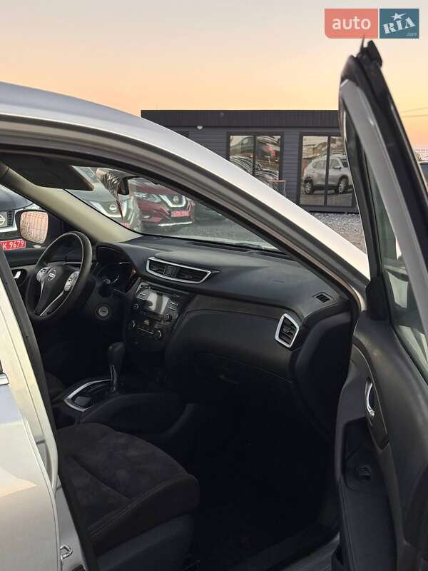 Внедорожник / Кроссовер Nissan Rogue 2015 в Львове