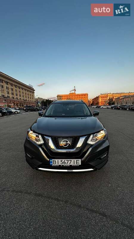 Позашляховик / Кросовер Nissan Rogue 2017 в Харкові