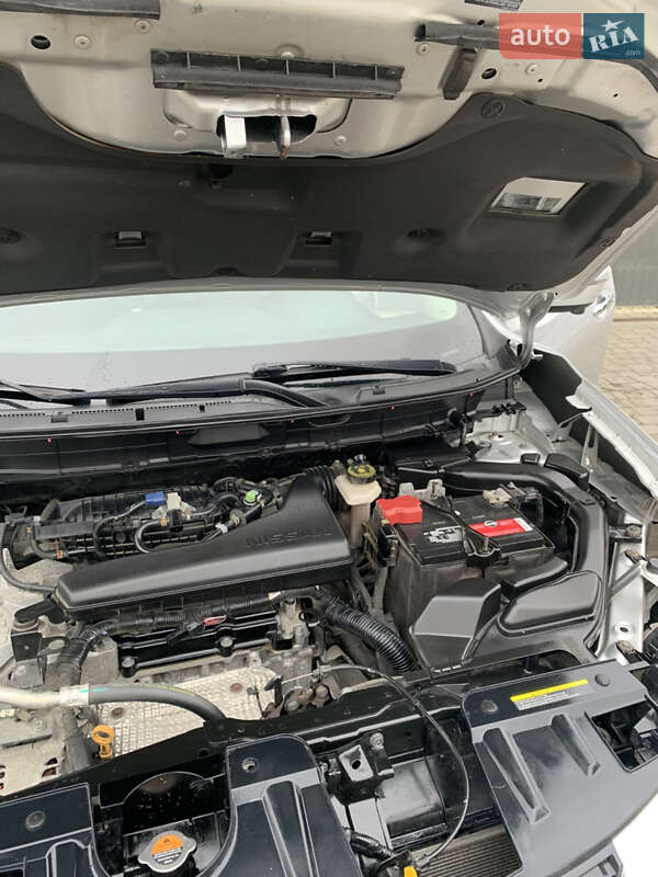 Внедорожник / Кроссовер Nissan Rogue 2017 в Ивано-Франковске