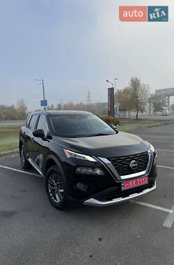 Внедорожник / Кроссовер Nissan Rogue 2023 в Киеве