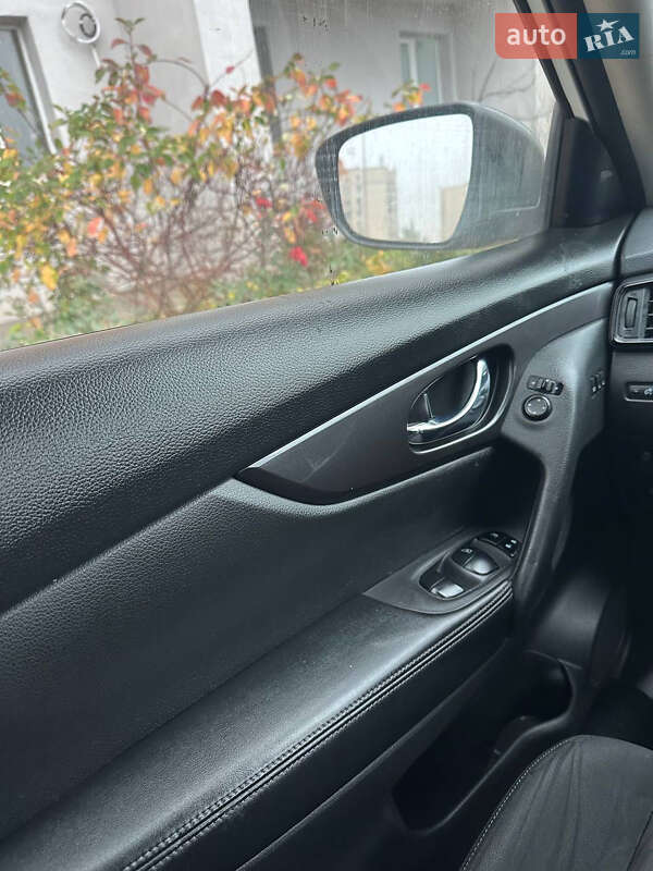 Внедорожник / Кроссовер Nissan Rogue 2019 в Киеве