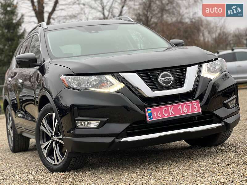 Внедорожник / Кроссовер Nissan Rogue 2018 в Стрые