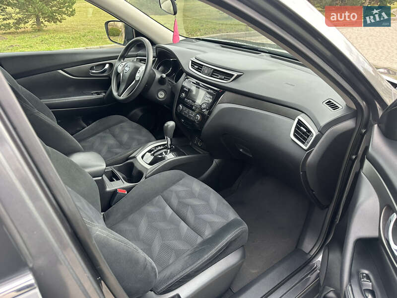 Внедорожник / Кроссовер Nissan Rogue 2015 в Львове