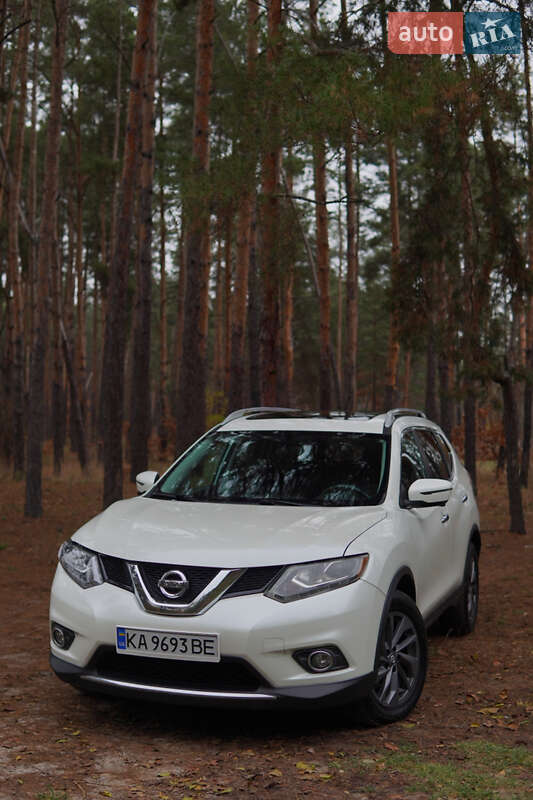 Внедорожник / Кроссовер Nissan Rogue 2016 в Киеве