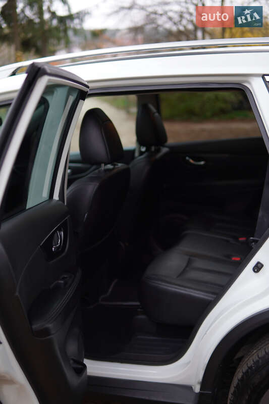 Внедорожник / Кроссовер Nissan Rogue 2016 в Киеве