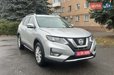 Позашляховик / Кросовер Nissan Rogue 2017 в Лубнах