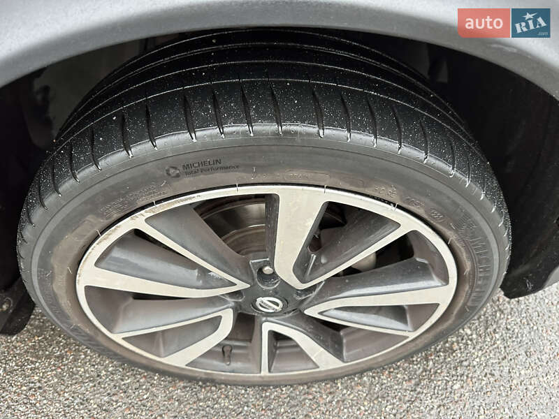 Позашляховик / Кросовер Nissan Rogue 2017 в Києві фото 10 Позашляховик / Кросовер Nissan Rogue 2017 в Києві