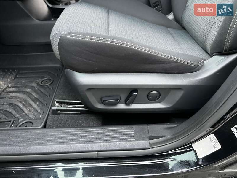 Позашляховик / Кросовер Nissan Rogue 2021 в Вінниці