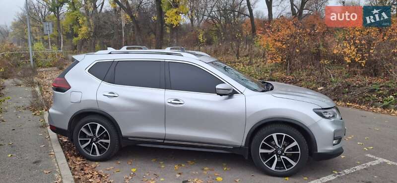 Внедорожник / Кроссовер Nissan Rogue 2018 в Кропивницком