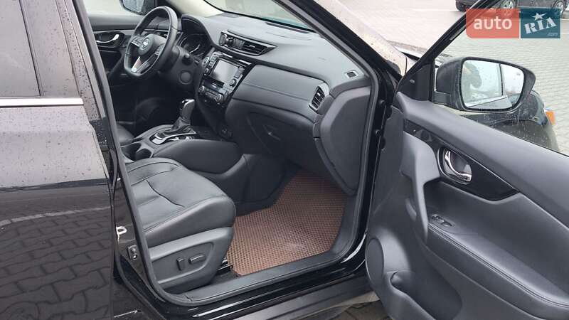 Внедорожник / Кроссовер Nissan Rogue 2020 в Львове