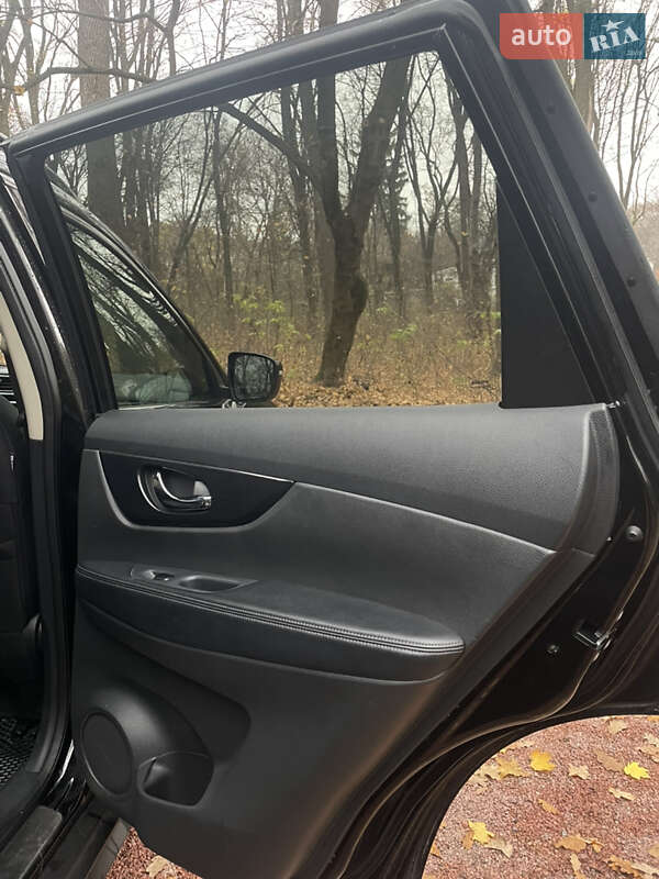 Позашляховик / Кросовер Nissan Rogue 2016 в Києві