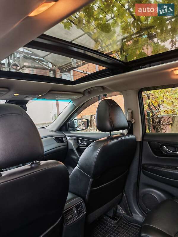 Внедорожник / Кроссовер Nissan Rogue 2017 в Харькове