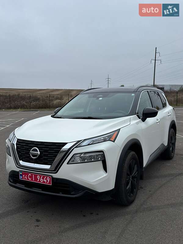 Внедорожник / Кроссовер Nissan Rogue 2023 в Ровно