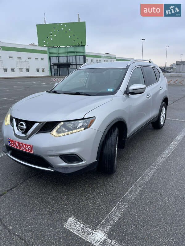 Позашляховик / Кросовер Nissan Rogue 2015 в Києві