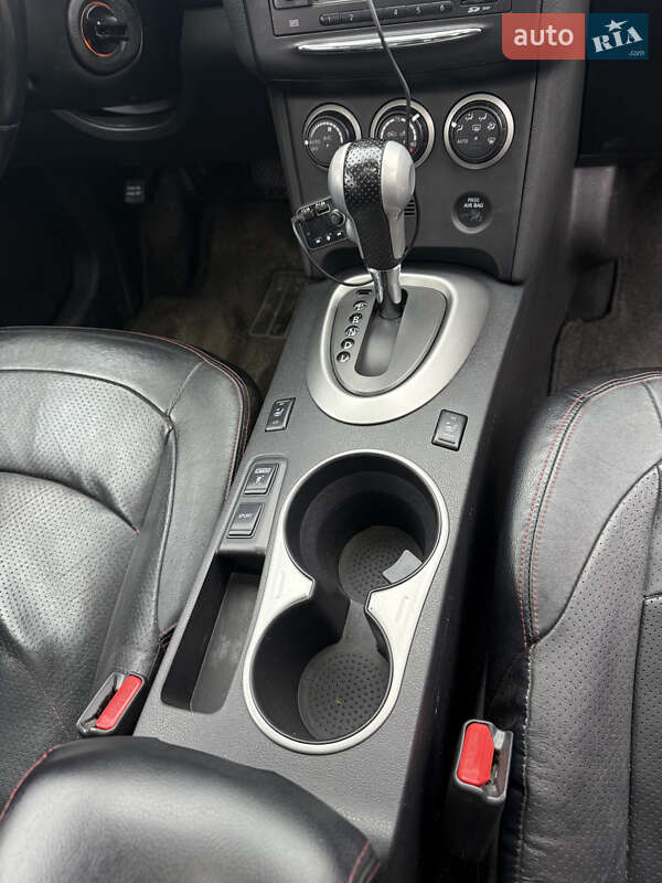 Внедорожник / Кроссовер Nissan Rogue 2012 в Луцке