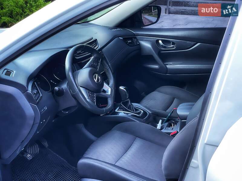 Позашляховик / Кросовер Nissan Rogue 2018 в Новгород-Сіверському