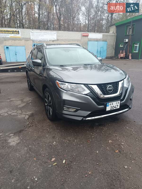 Внедорожник / Кроссовер Nissan Rogue 2018 в Киеве