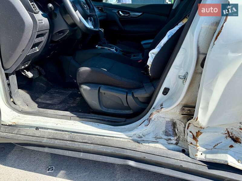 Внедорожник / Кроссовер Nissan Rogue 2017 в Киеве