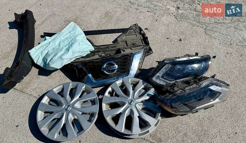 Внедорожник / Кроссовер Nissan Rogue 2017 в Киеве