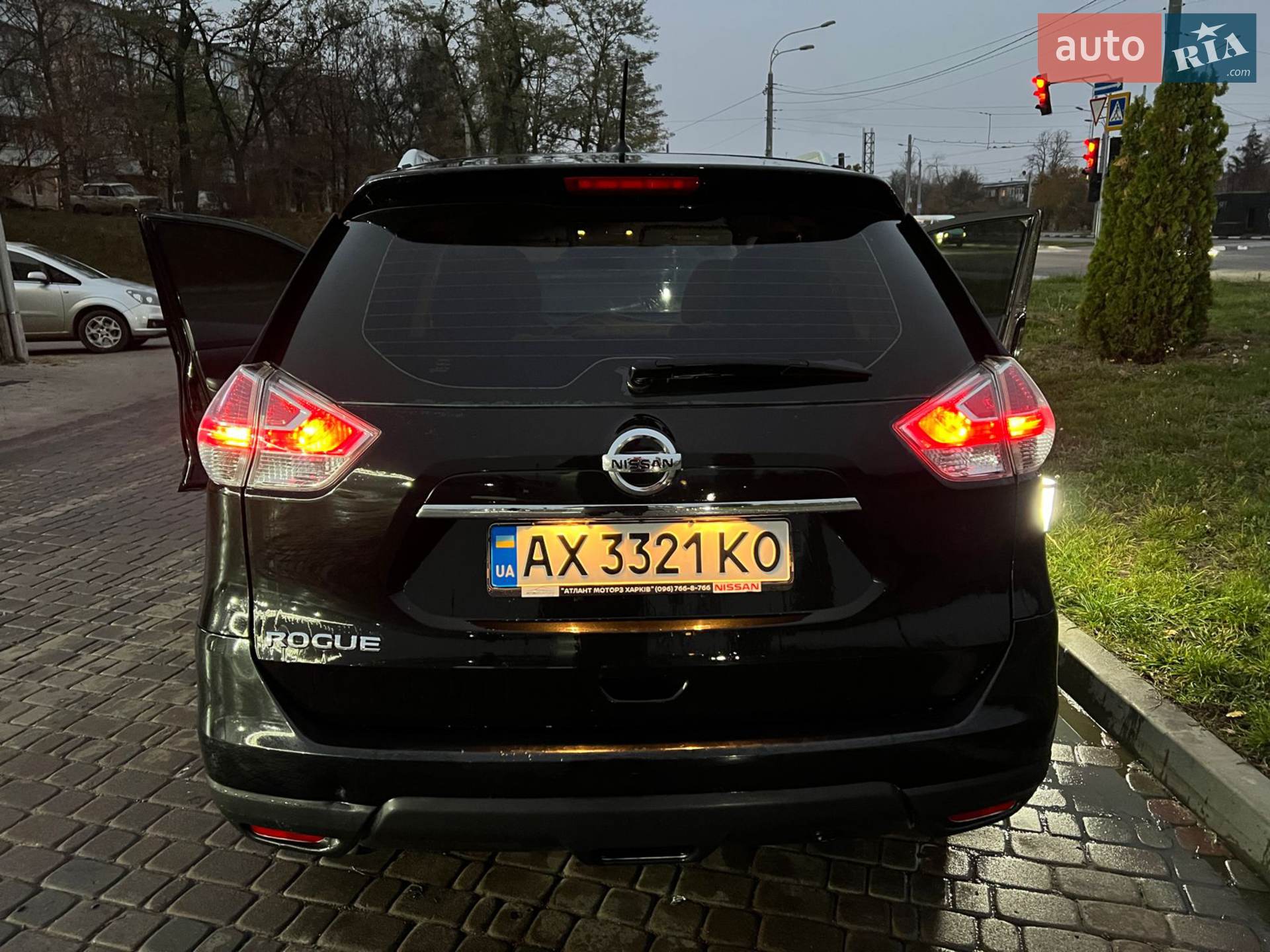 2016 Nissan Rogue - мініатюра 2