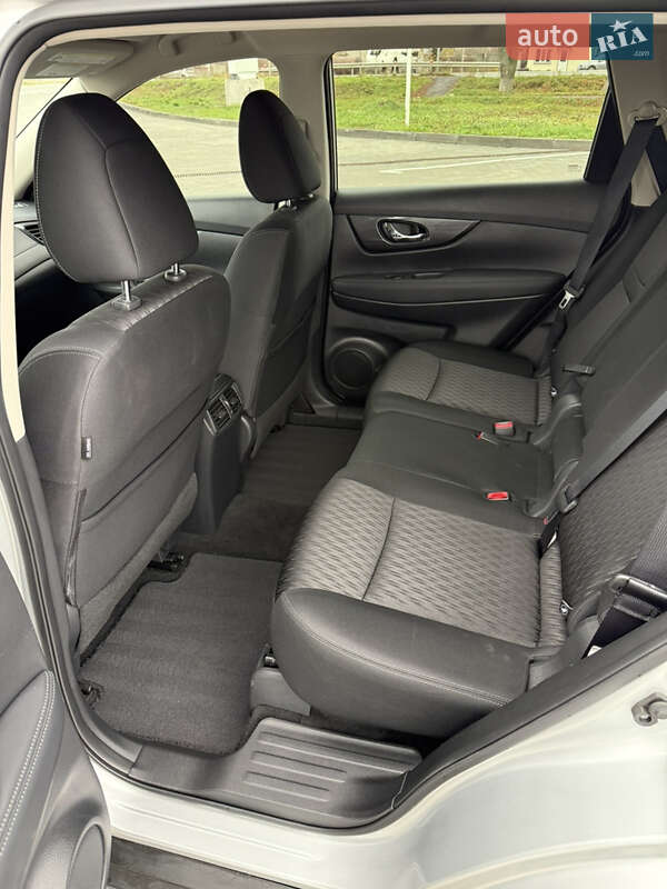 Внедорожник / Кроссовер Nissan Rogue 2018 в Тульчине