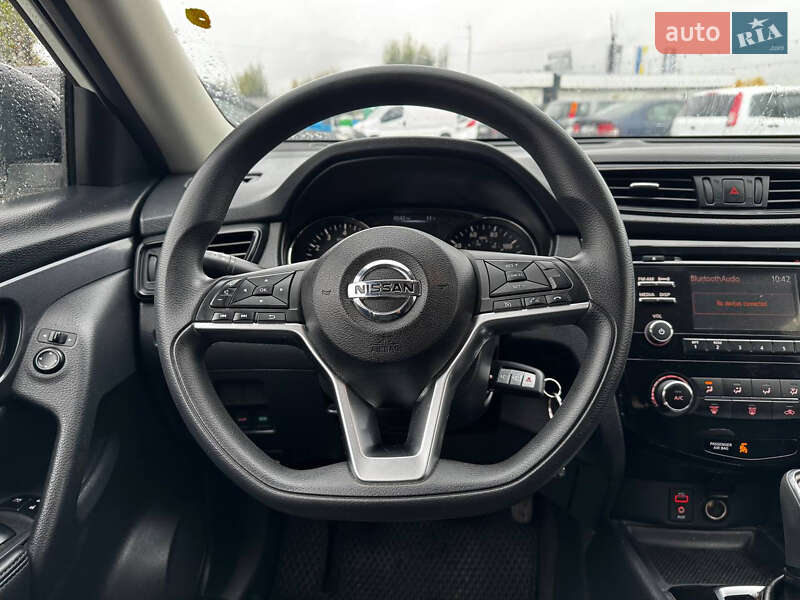 Внедорожник / Кроссовер Nissan Rogue 2016 в Днепре