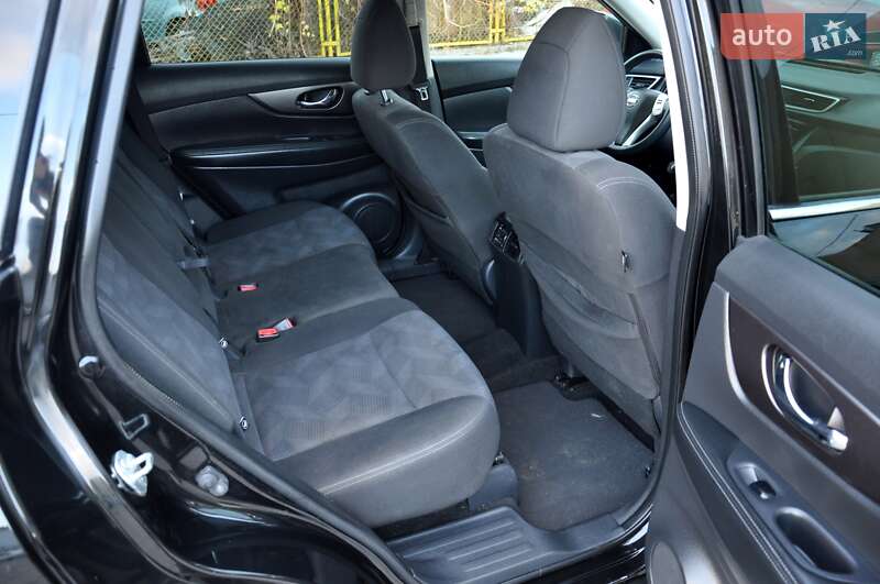 Позашляховик / Кросовер Nissan Rogue 2016 в Львові фото 26 Позашляховик / Кросовер Nissan Rogue 2016 в Львові