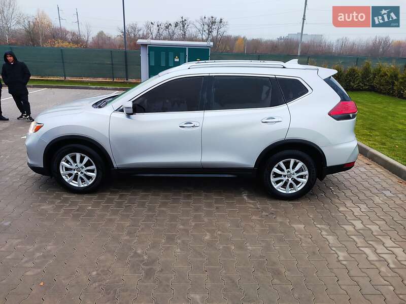 Внедорожник / Кроссовер Nissan Rogue 2017 в Виннице