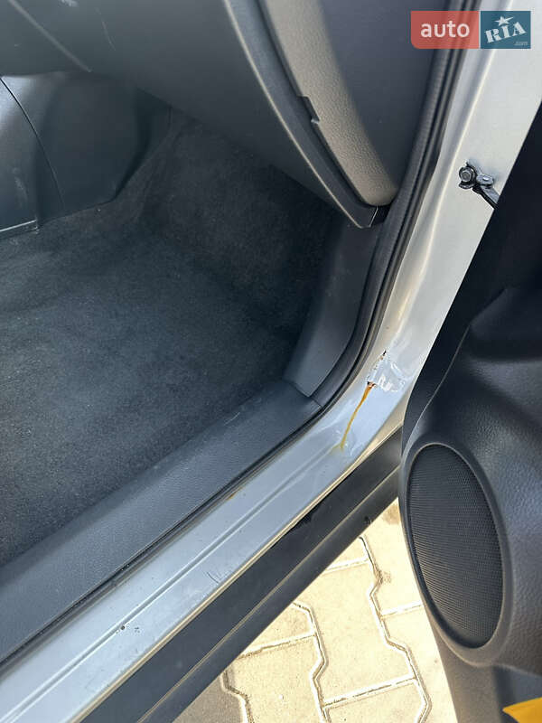 Внедорожник / Кроссовер Nissan Rogue 2016 в Киеве фото 5 Внедорожник / Кроссовер Nissan Rogue 2016 в Киеве