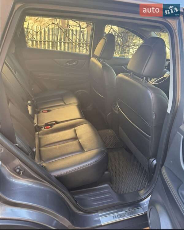 Внедорожник / Кроссовер Nissan Rogue 2016 в Ивано-Франковске