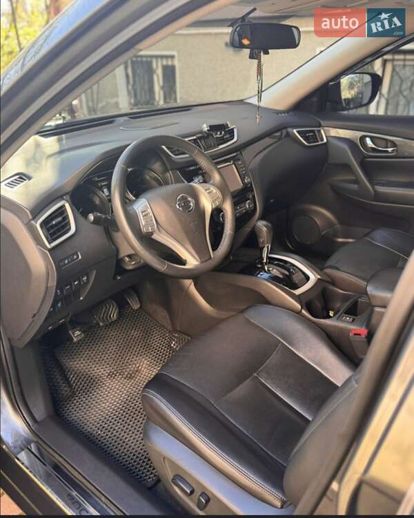 Внедорожник / Кроссовер Nissan Rogue 2016 в Ивано-Франковске