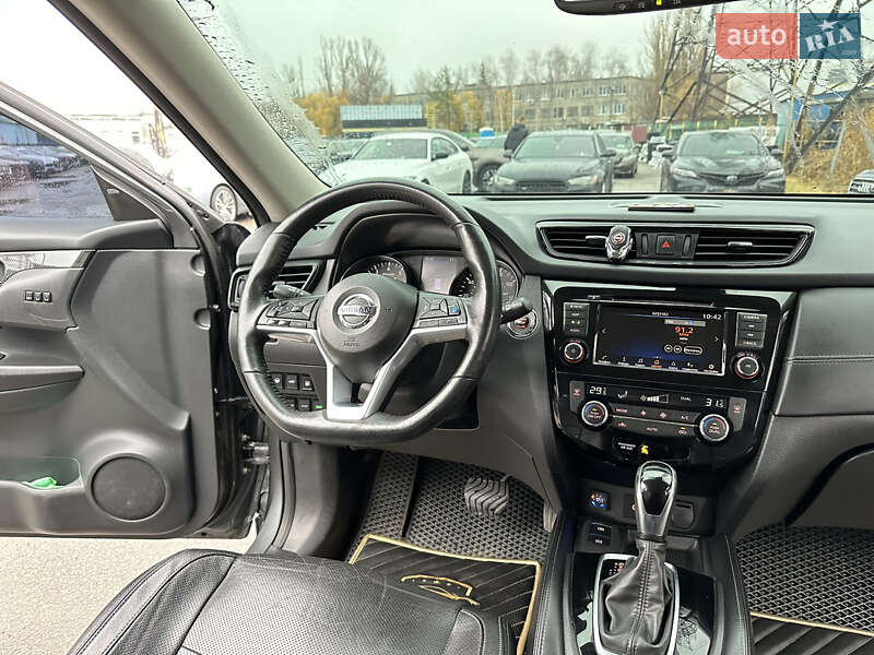 Внедорожник / Кроссовер Nissan Rogue 2018 в Харькове
