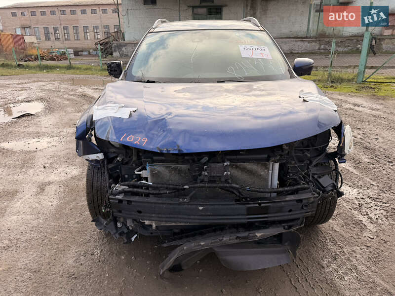 Внедорожник / Кроссовер Nissan Rogue 2019 в Ровно