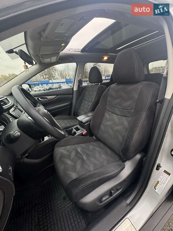 Внедорожник / Кроссовер Nissan Rogue 2016 в Киеве