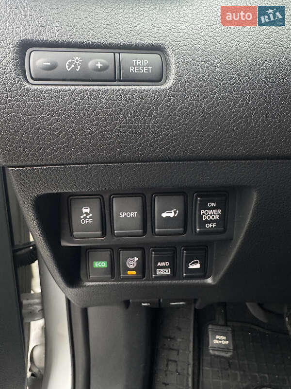 Внедорожник / Кроссовер Nissan Rogue 2016 в Киеве